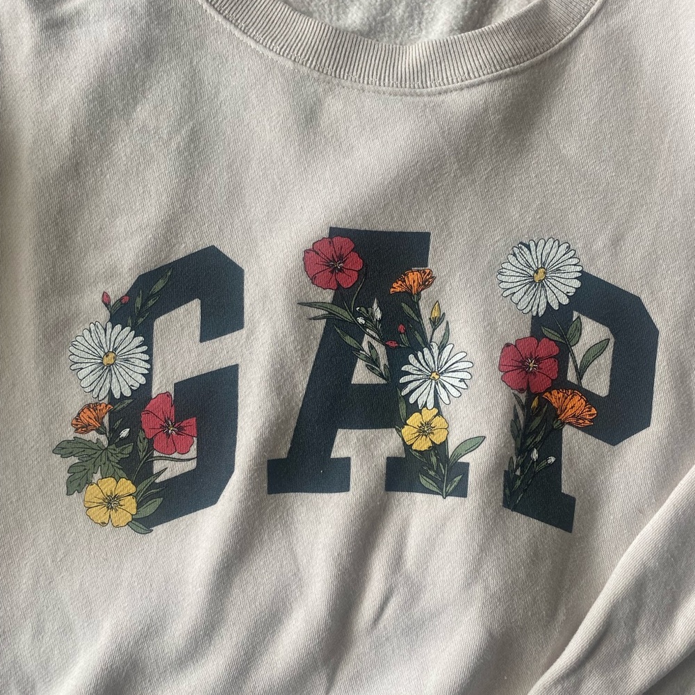 GAP Cream & Floral Sweatshirt